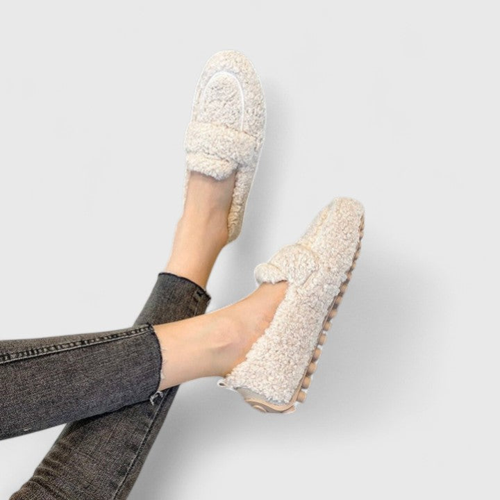 JULIA | WARM SLIPPERS WITH ELEGANT DESIGN