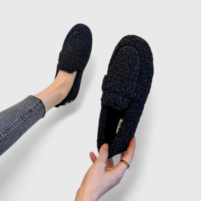 JULIA | WARM SLIPPERS WITH ELEGANT DESIGN