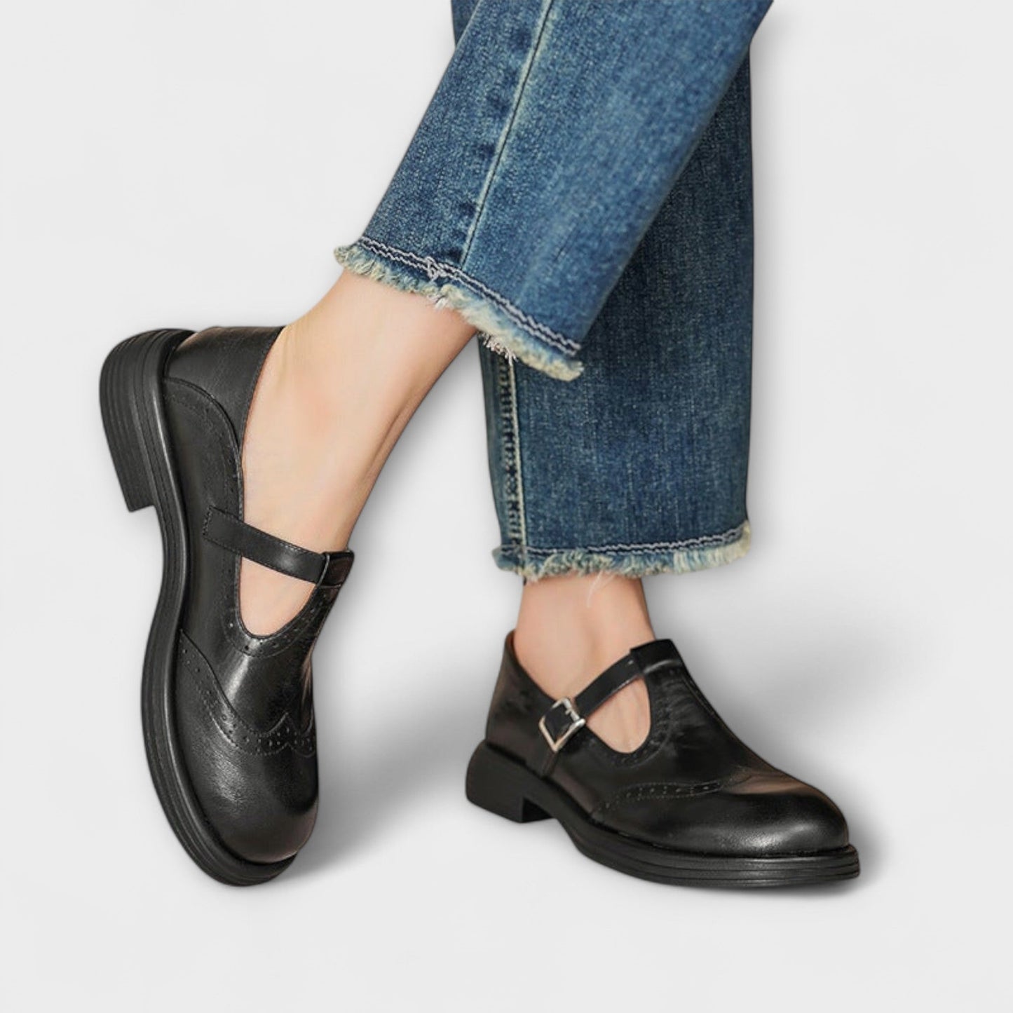 MIA | CLASSIC T-STRAP LEATHER SHOES