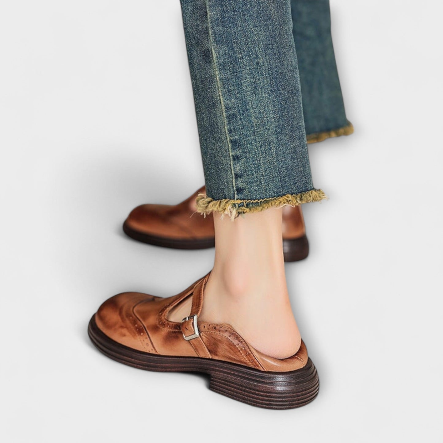 MIA | CLASSIC T-STRAP LEATHER SHOES